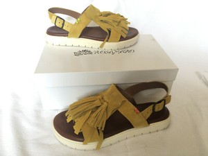 mustard sandals uk