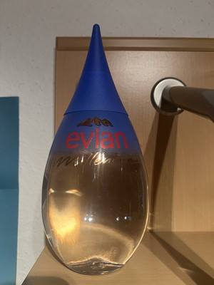 Evian Sammlerflasche - Special Edition 2000, Tropfenform Millenium