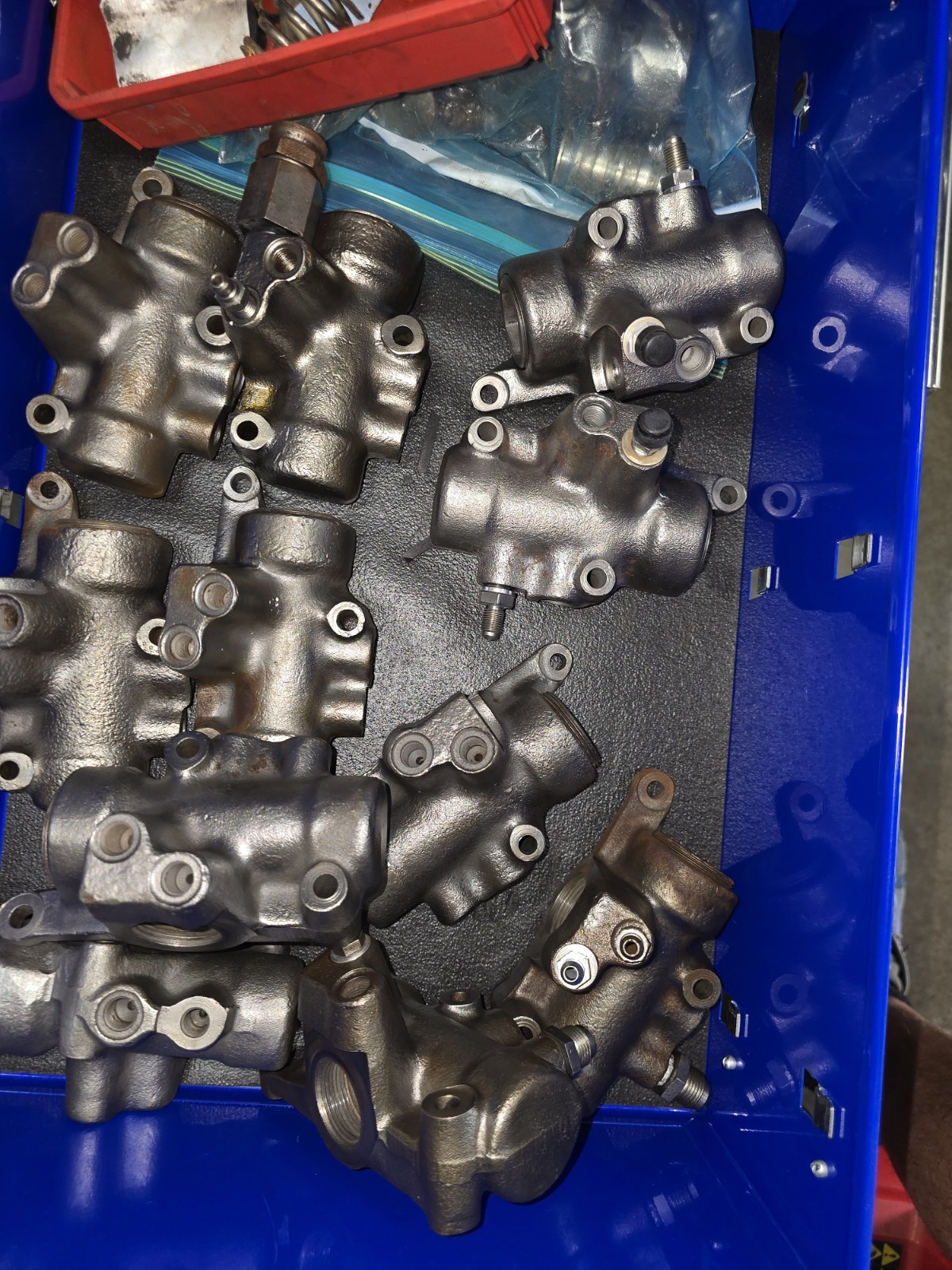 ROLLS ROYCE BENTLEY COMPLETE SET OF 4 FRONT CALIPERS SOLD OUTRIGHT 
