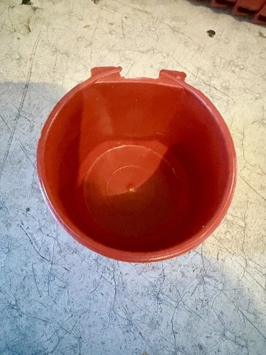 10pkBebedero Comedero 500ml/10pk hanging FeederWater Disp 2in H/4in Radius 500ml - product listing photo