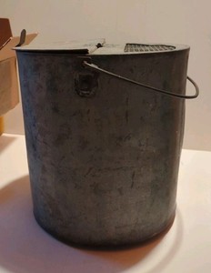 Vintage Galvanized Metal MINNOW BAIT BUCKET Round Pail 9"x 9"H