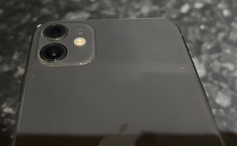 Apple iPhone 11 64GB Black Unlocked Excellent Condition Original Box - Image 4 of 4