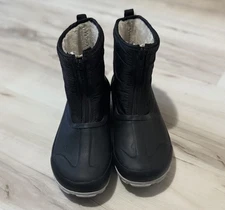 BOGS Women's Classic Casual Winter Zip Snow Boots Black 7 Rated to -13 Degrees