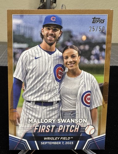 2024 Topps Series 2 Mallory Swanson First Pitch SP/50 GOLD Chicago Cubs - Foto 1 di 3