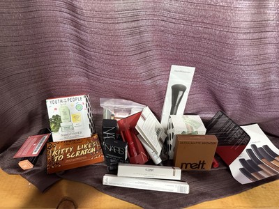Make Up & Skin Care * Gift Sets * Full Size** Mixed Lot**