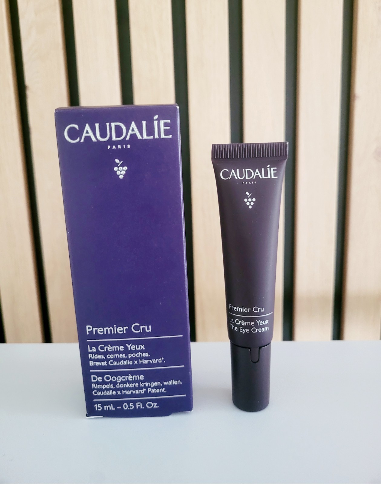 Crème yeux Caudalie anti-âge global Premier Cru flacon 15ml pour lisser les rides