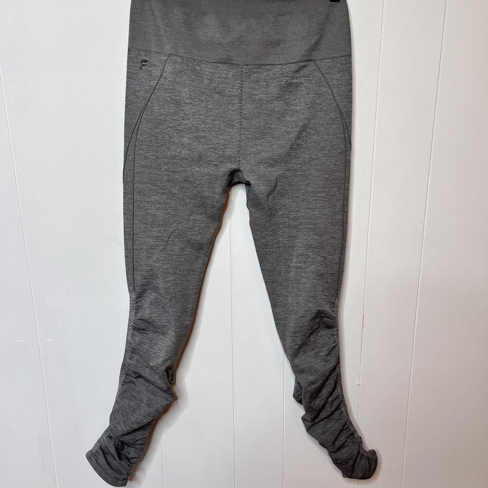 Fabletics Heather Gray Seamless High Waisted Ruch… - image 8