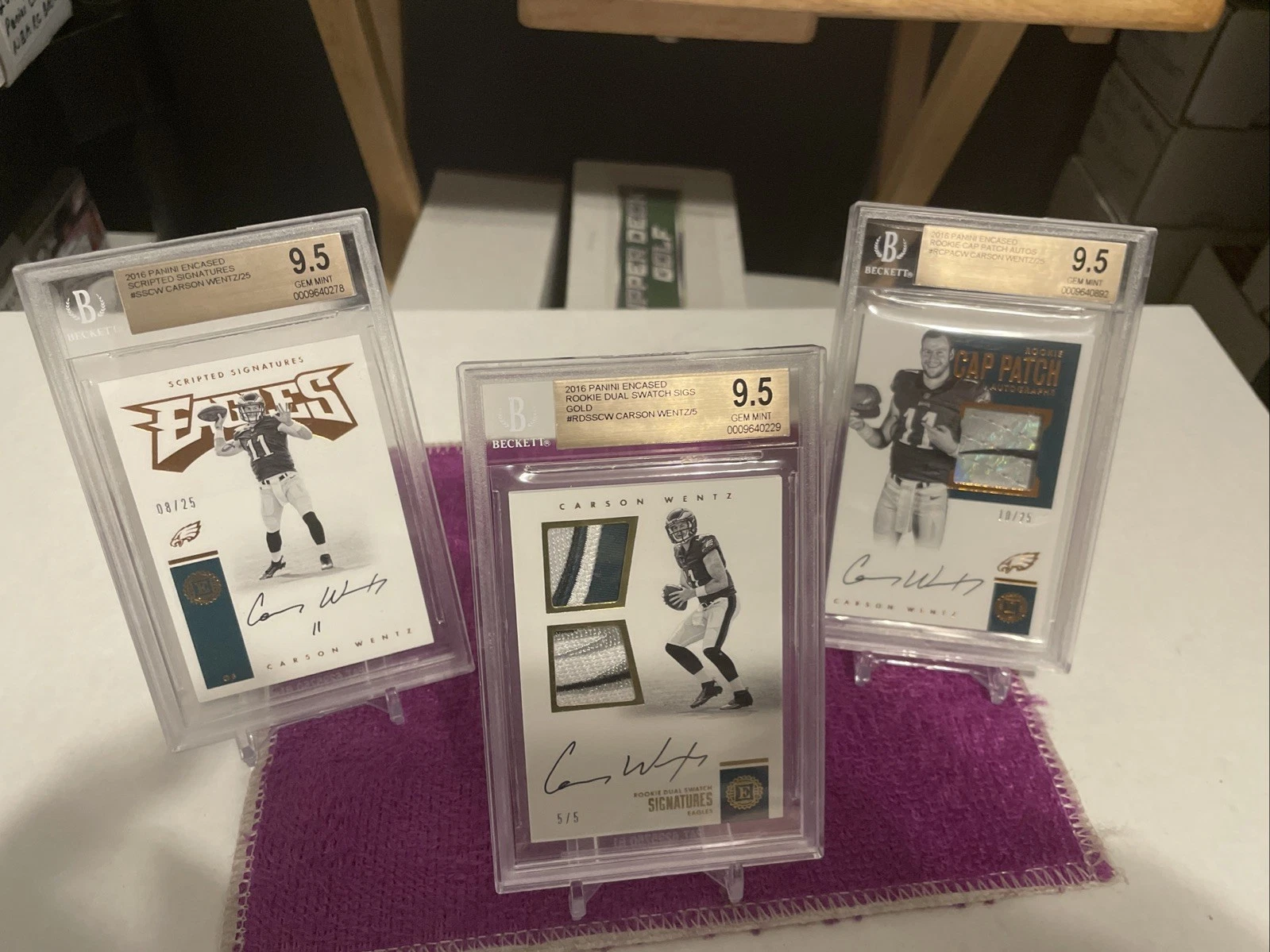 Carson Wentz Panini Encased Scripted Signatures #SSCWZ Base