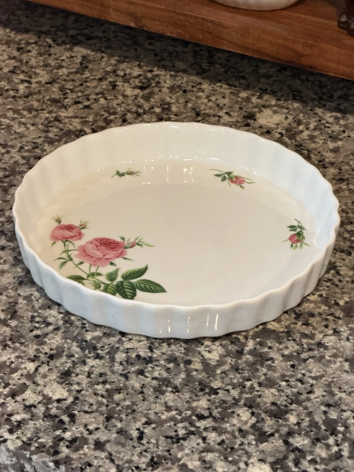 Christineholm Rose pattern porcelain quiche tart baking dish Floral Vintage