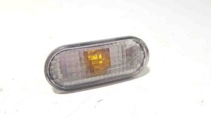VW GOLF III 1H1 Kotflügelblinker vorne links 1.90 Diesel 66kw 1999 31339153