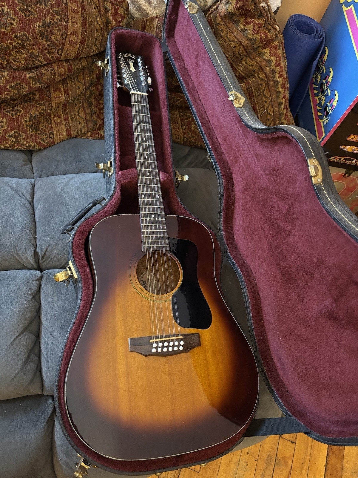 RARE 1980's Guild D-212 SB Sunburst 12-String Acoustic w/OHSC - Excellent