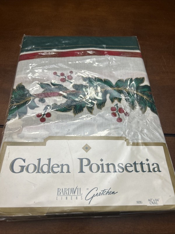 VTG Poinsettia 60 X 84 OVAL  Tablecloth  Scotchguard Protection