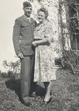 1940s WWII Army Soldier Man in Uniform w/ Mother Mom Original Old Photo P17za70