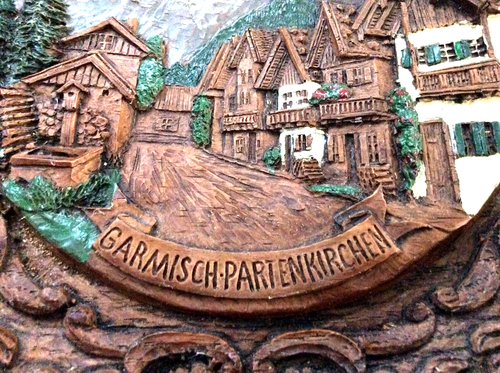 Vintage Wood Plates Carved Berchtesgaden Garmisch Parienkirchen Souvenirs 2pc. - Picture 3 of 13