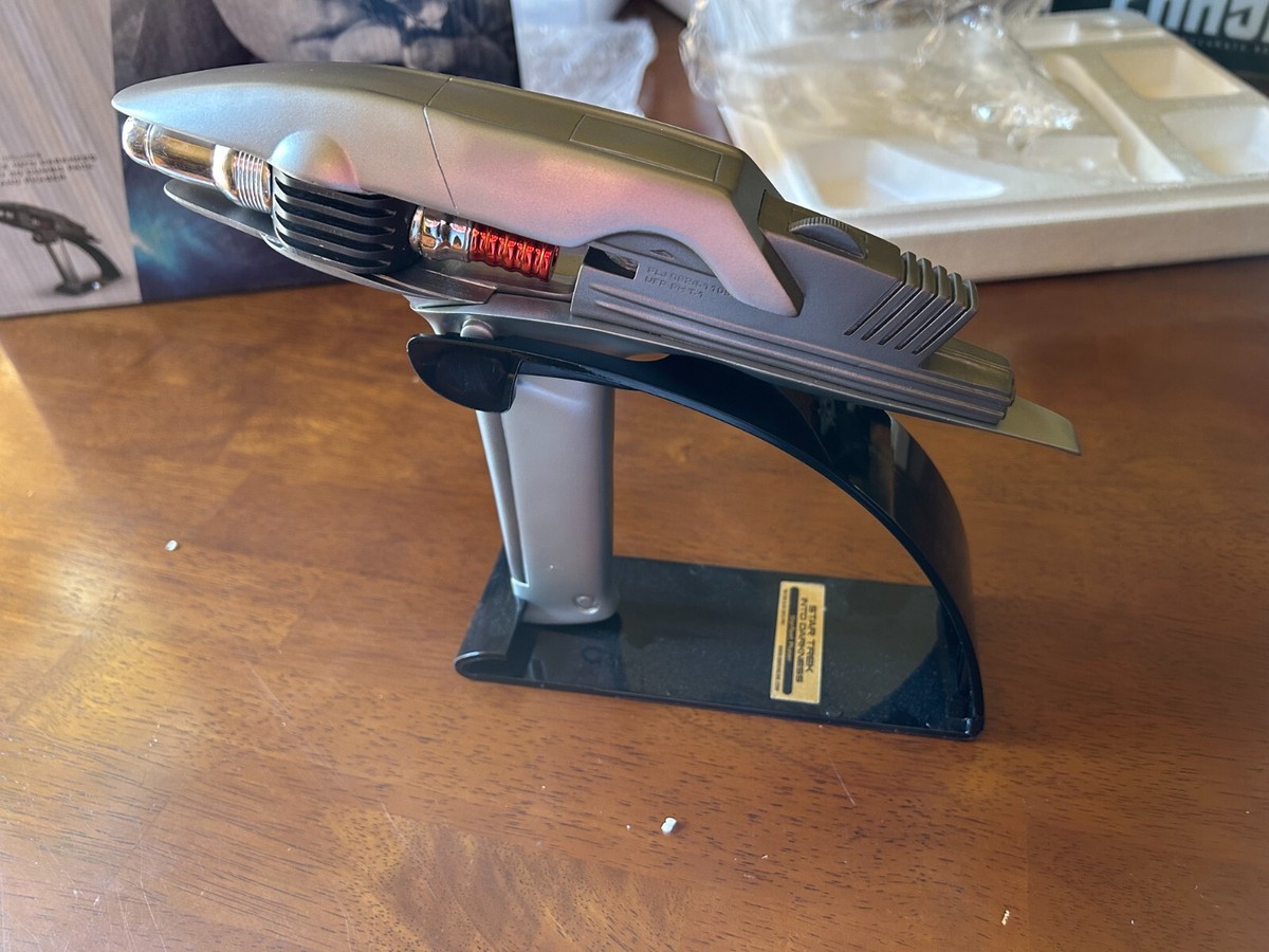 QMX Star Trek Into Darkness 2013 Metal-Plated Stunt Phaser