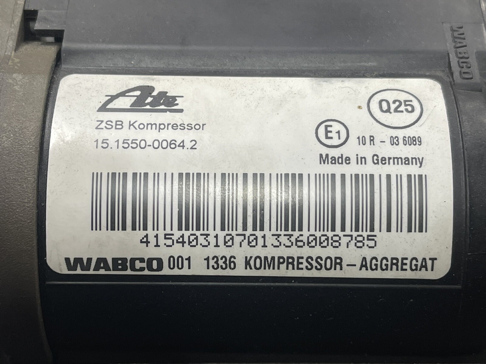 03-18 Bentley Continental Flying Spur Air Suspension Compressor Pump OEM 39K