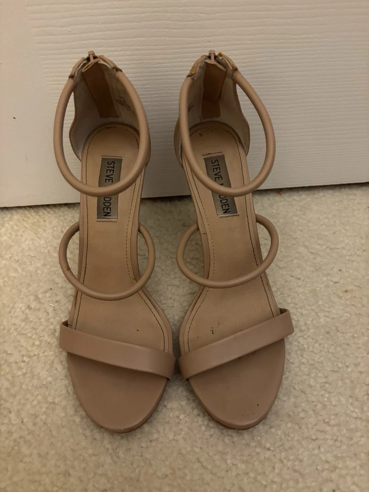 Tacones altos Steve Madden nude talla 8 Foto 2 de 4