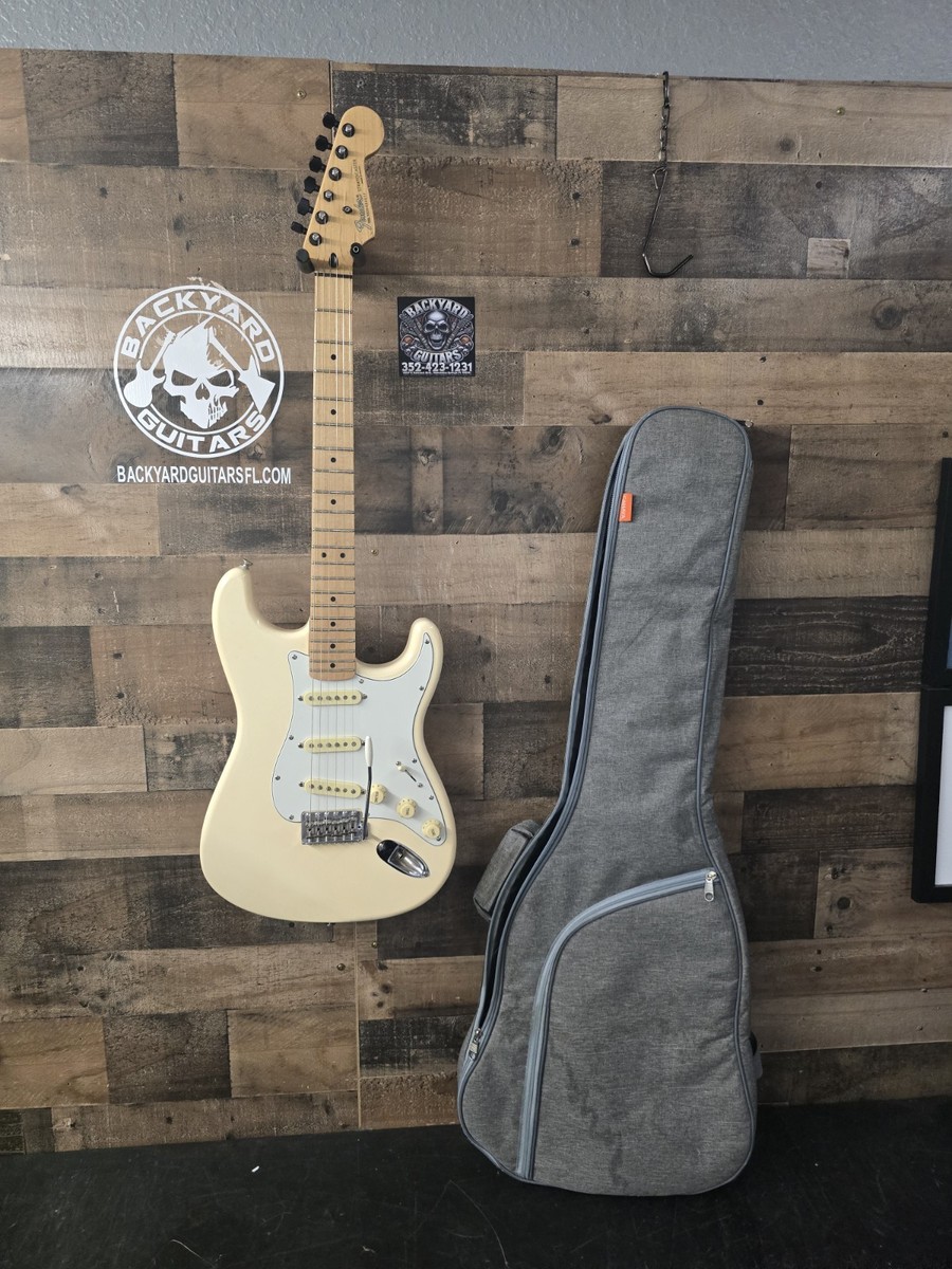 2008 Fender Standard Stratocaster Maple Fingerboard Olympic White