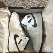 Jordan Air Jordan 1 Mid GS White Black Boys L...
