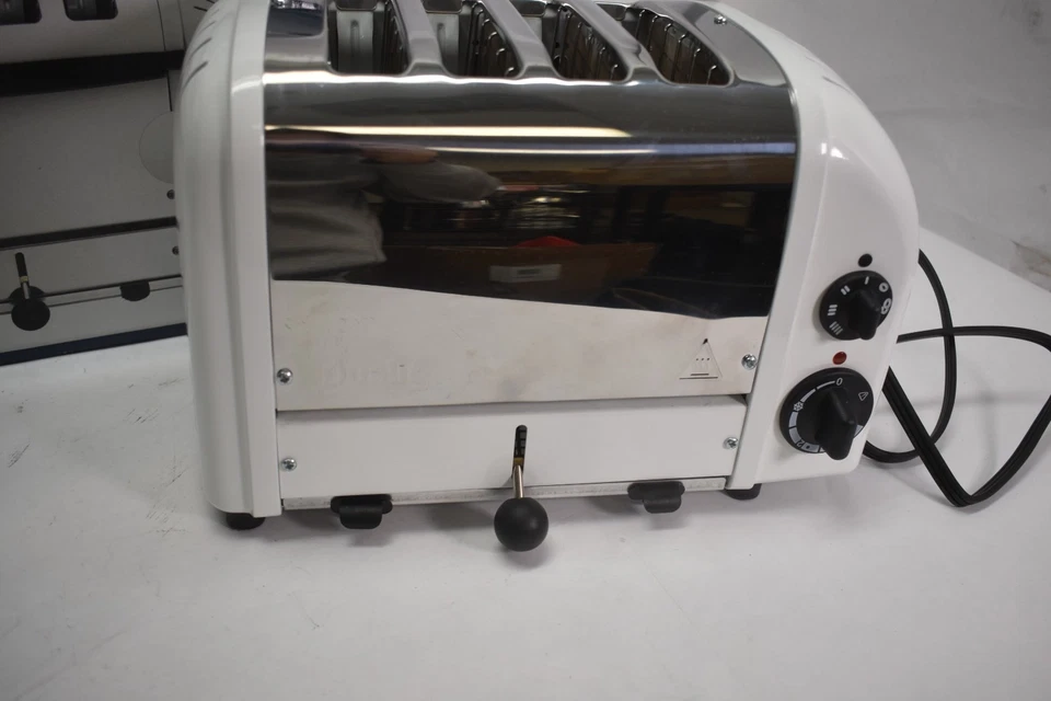 Tostadora Dualit Classic 4 Rebanadas NewGen Acero Inoxidable/Blanca Nueva Generación Cocina Foto 2 de 4