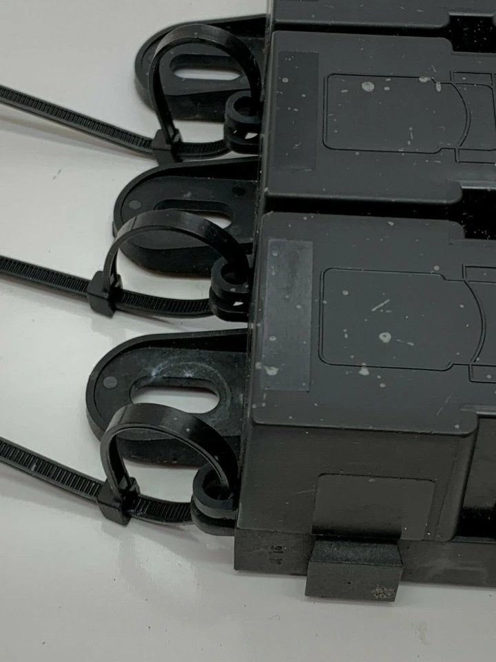 2004-2007 JAGUAR XJR  XJ8 REAR TRUNK POWER JUNCTION BOX USED OEM - Image 2 of 4