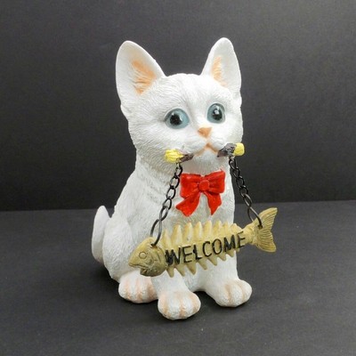 Kitty Cat Figurine Holding Welcome Sign Flame Point Siamese Kitten