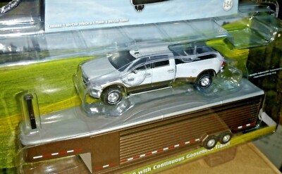 1:64 GreenLight WHITE 2018 RAM 3500 Dually Pickup LIVESTOCK