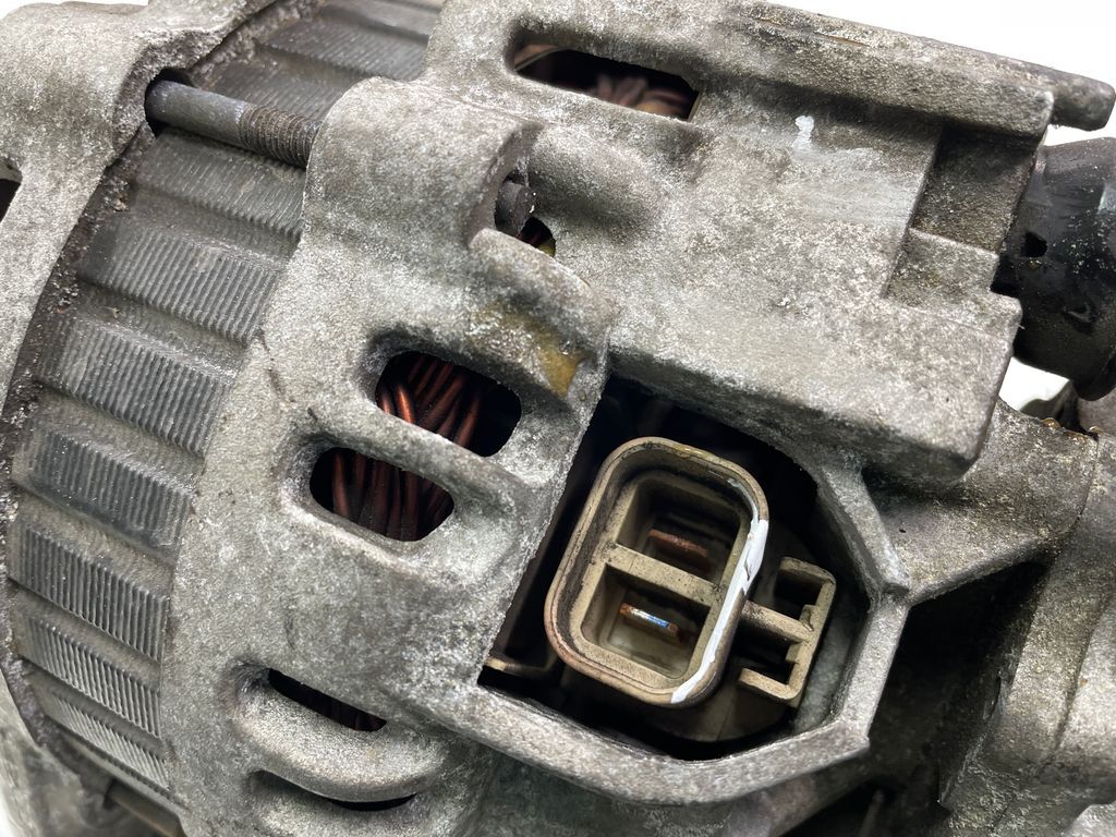 373004A112 Alternator Kia Sorento 2.5 CRDi EX 2002 4477376 for sale