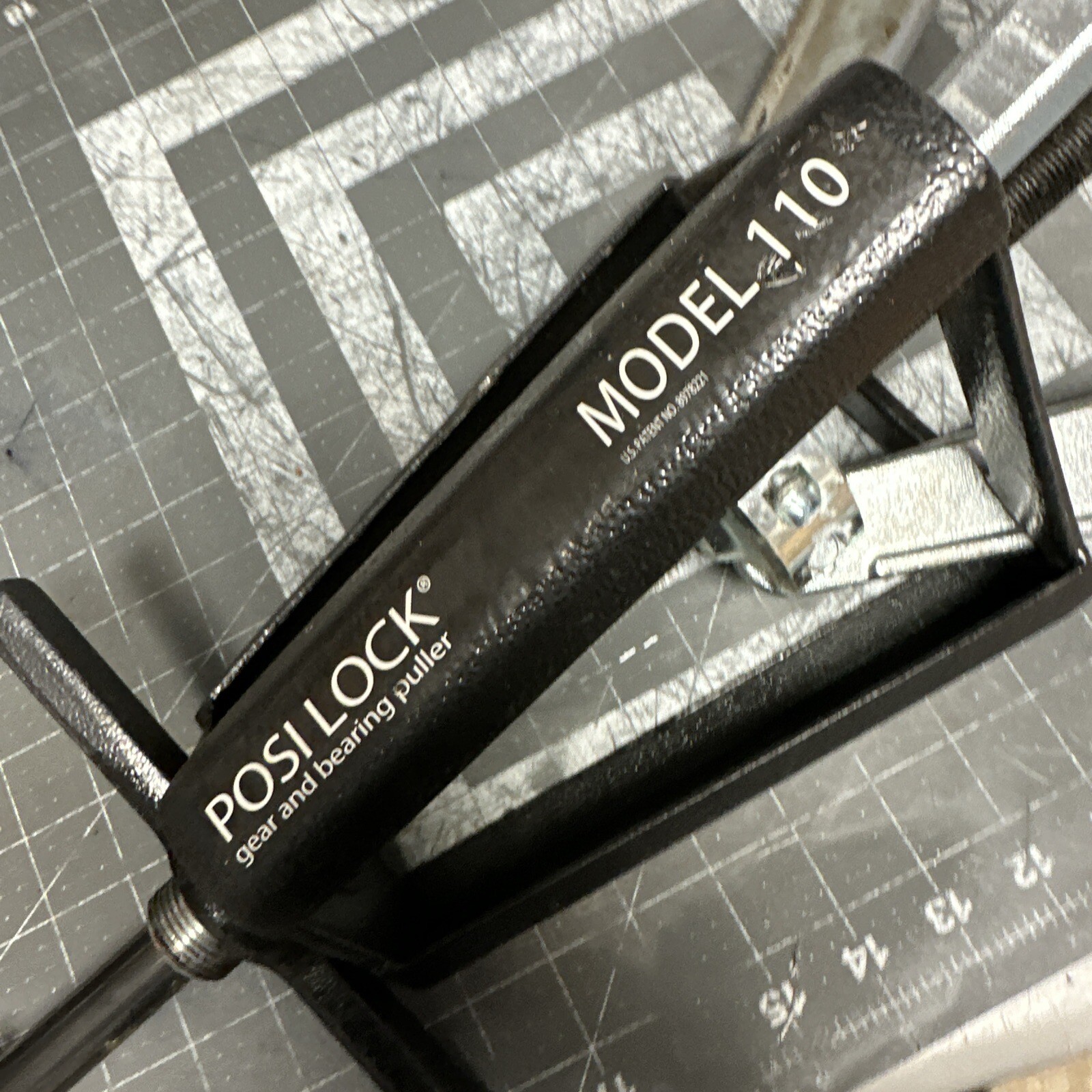 Posi Lock 110 Manual Caged Jaw Puller, 3 Jaws, 20 Tons Capacity (LD65