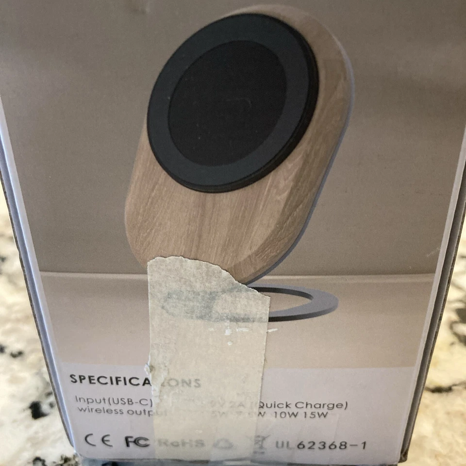 ARK Magnetic Wireless Charging Station New O/box With USB Ad. Threaded USB-C Cab - Image 4 of 4