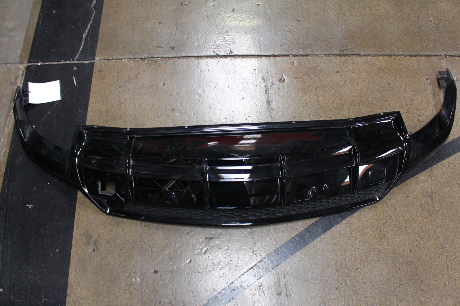 Lamborghini Urus, Rear Valance, Used, P/N 4ML807301, 4ML807568