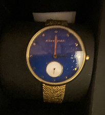 Adora Design  Analog Armbanduhr Edelstahl Milanaise gold Zifferblatt blau Box