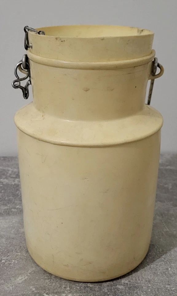 Ancien Pot A Lait Plastique Jaune Pola France Deco Campagne Vintage N°357 - Photo 2/4