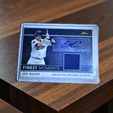 2011 Finest Moments Relic Autographs #FMA1 Joe Mauer Navy Patch Auto Card