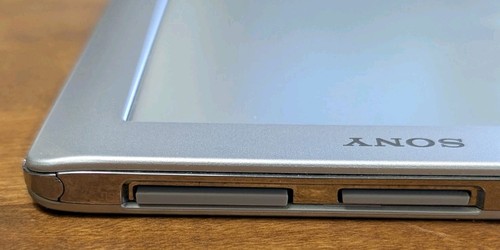 Sony PRS-600 - Lettore eBook Digitale - Rotto / Per Ricambi / Così com'è - Non si accende - Foto 13 di 13