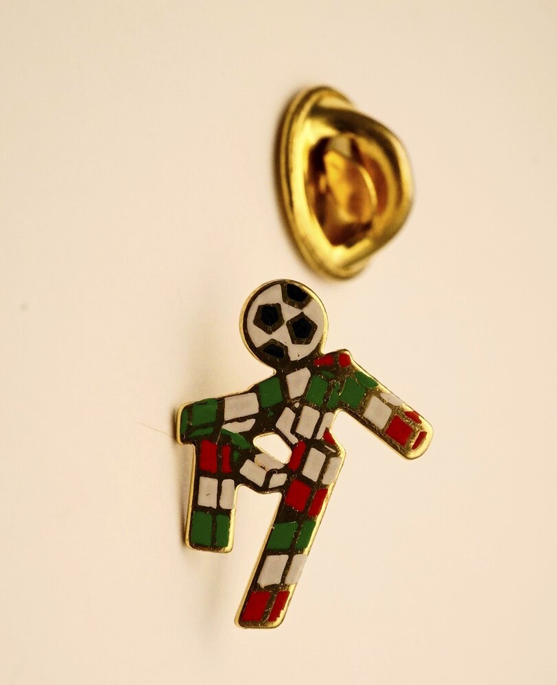 1990 FIFA Italy Mascot Ciao World Cup Soccer Football pin 750