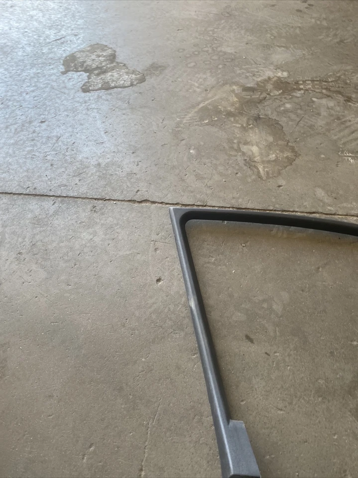 Moldura ventana puerta delantera izquierda Infiniti M35 M45 06-10 802D5-EG010 Foto 3 de 4