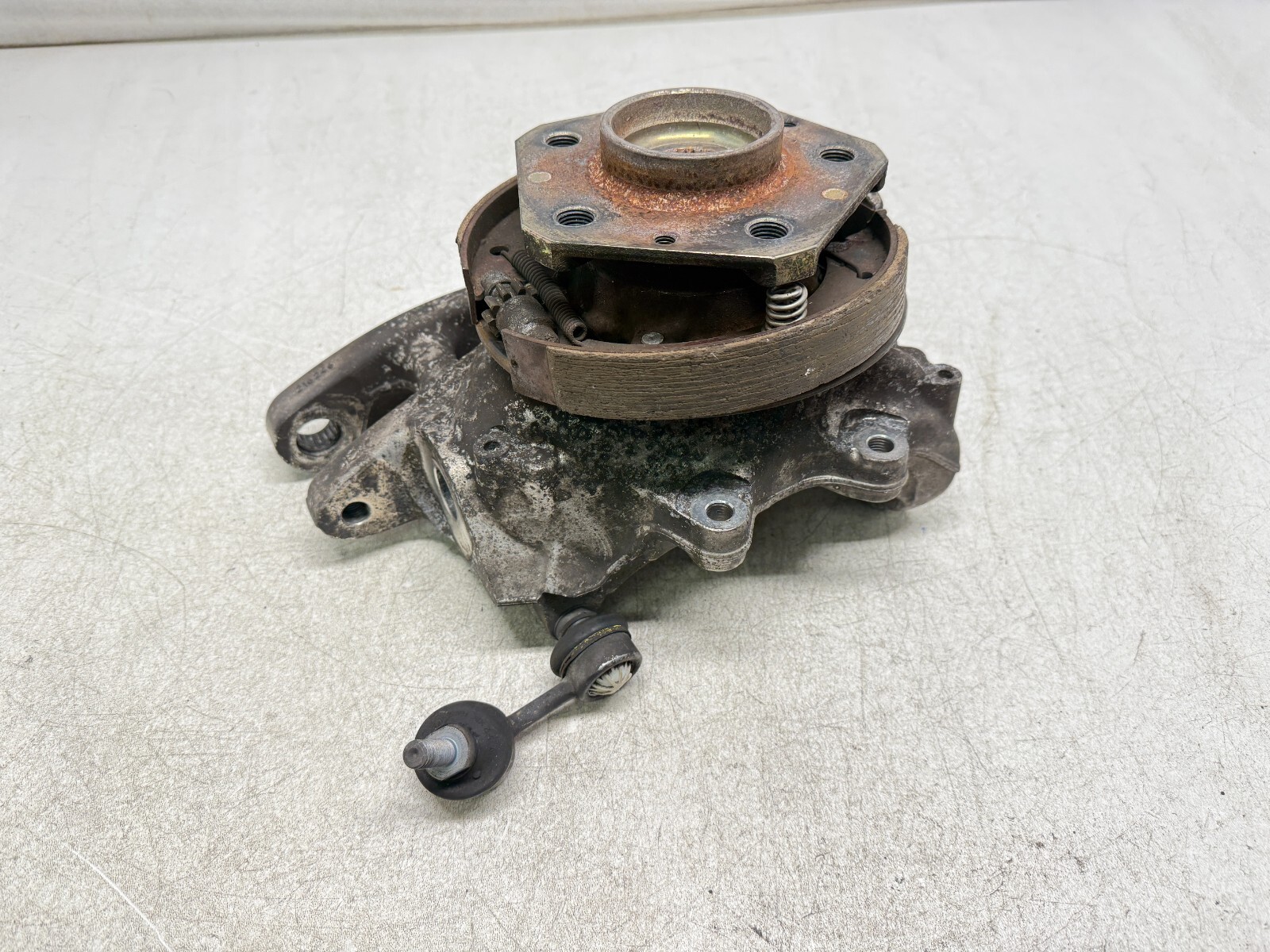 P41176 2003-2012 Maserati Quattroporte M139 Rear Spindle Knuckle Hub RH 216246