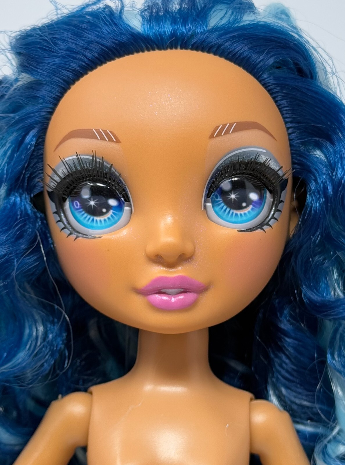 Rainbow High Winter Break Skyler Bradshaw Nude Articulated Doll Blue Curly Hair