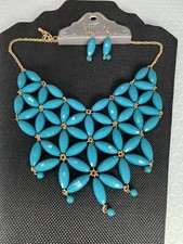 Fabulous Designed in USA Necklace and Earring set Gold Tone