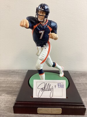SSG) JOHN ELWAY Signed L.E. Art of Sport Denver Broncos Figurine