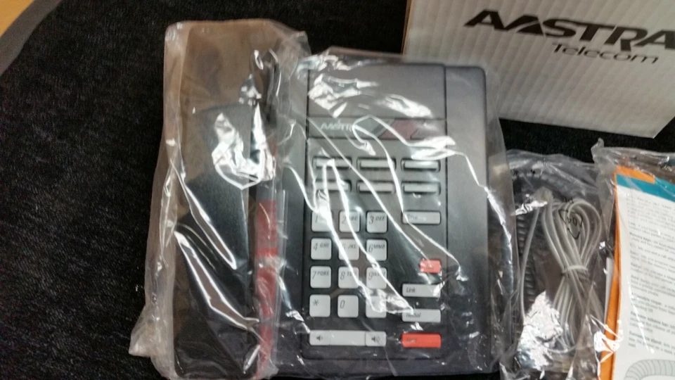 BRAND NEW Aastra Black Telephone 8009 NT2N24AD1141 A040458-01  NIB SLEEK 1639 - Image 2 of 4
