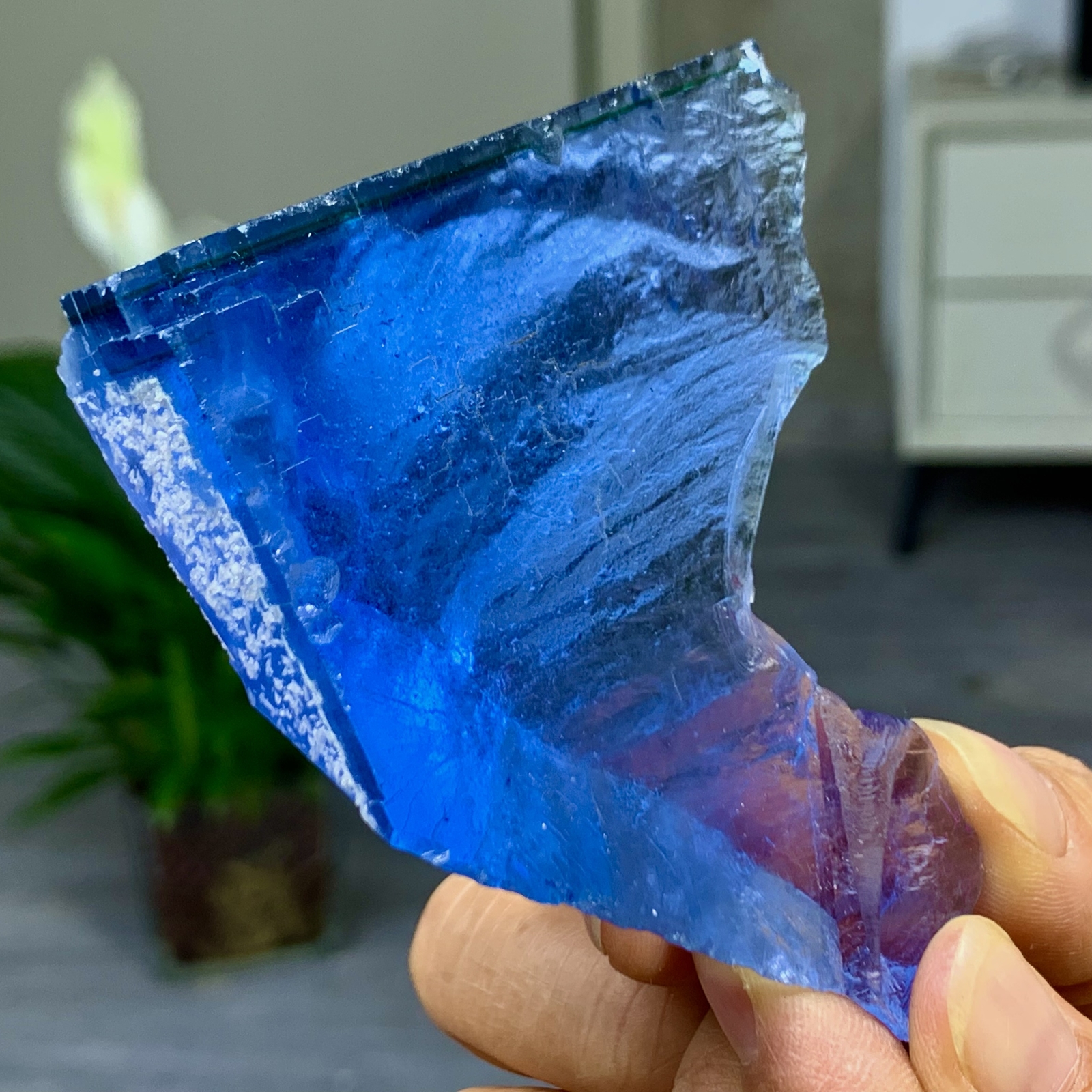 181G Natural Transparent Yaogangxian Blue Cube Fluorite Crystal Specimen