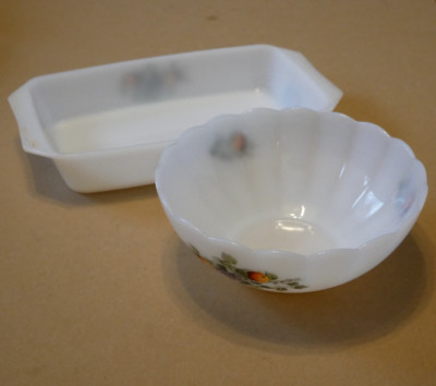 Vintage Arcopal Schüssel / Auflaufform - Milchglas mit Obst Früchte Obstmotiv