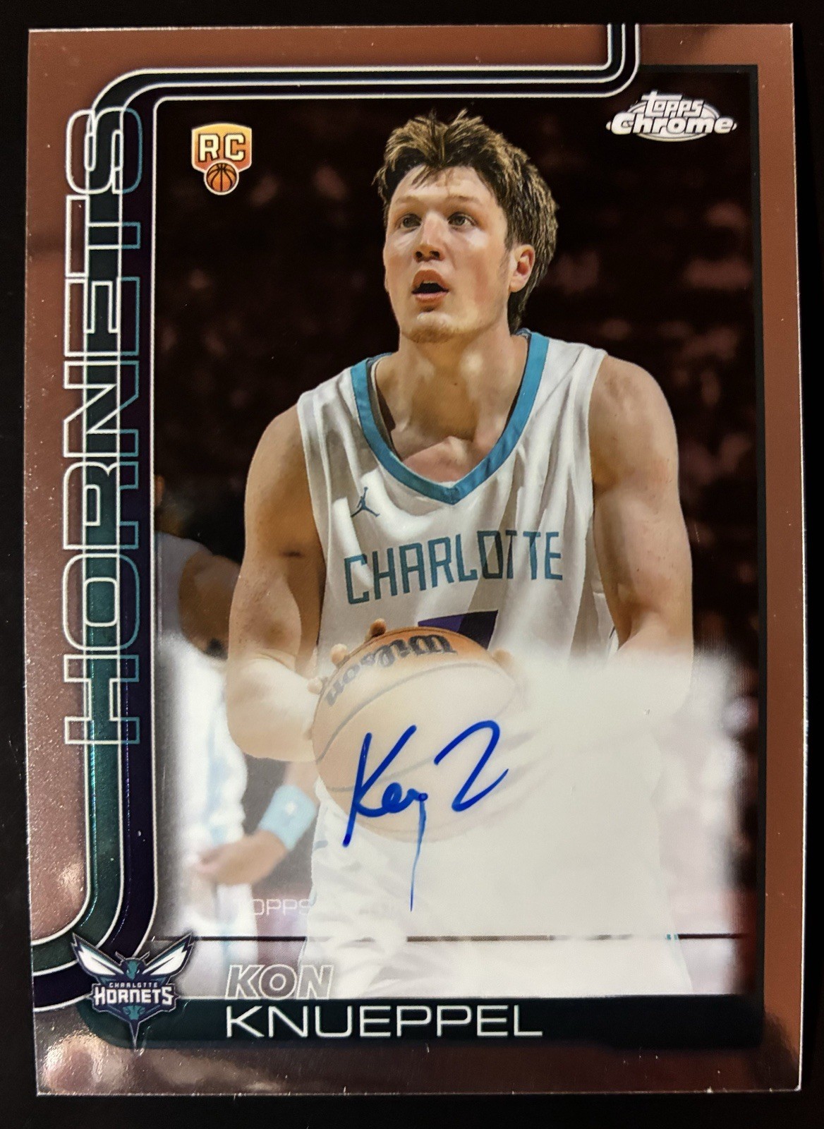 2025-26 Topps Chrome Kon Knueppel Rookie On Card Auto #TCAR-KK Charlotte Hornets