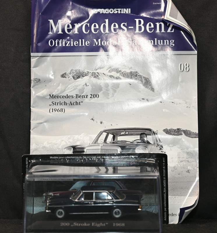 DeAgostini 1/43 Mercedes-Benz 200 Strich-Acht 1968 Stroke Eight Sealed Magazine