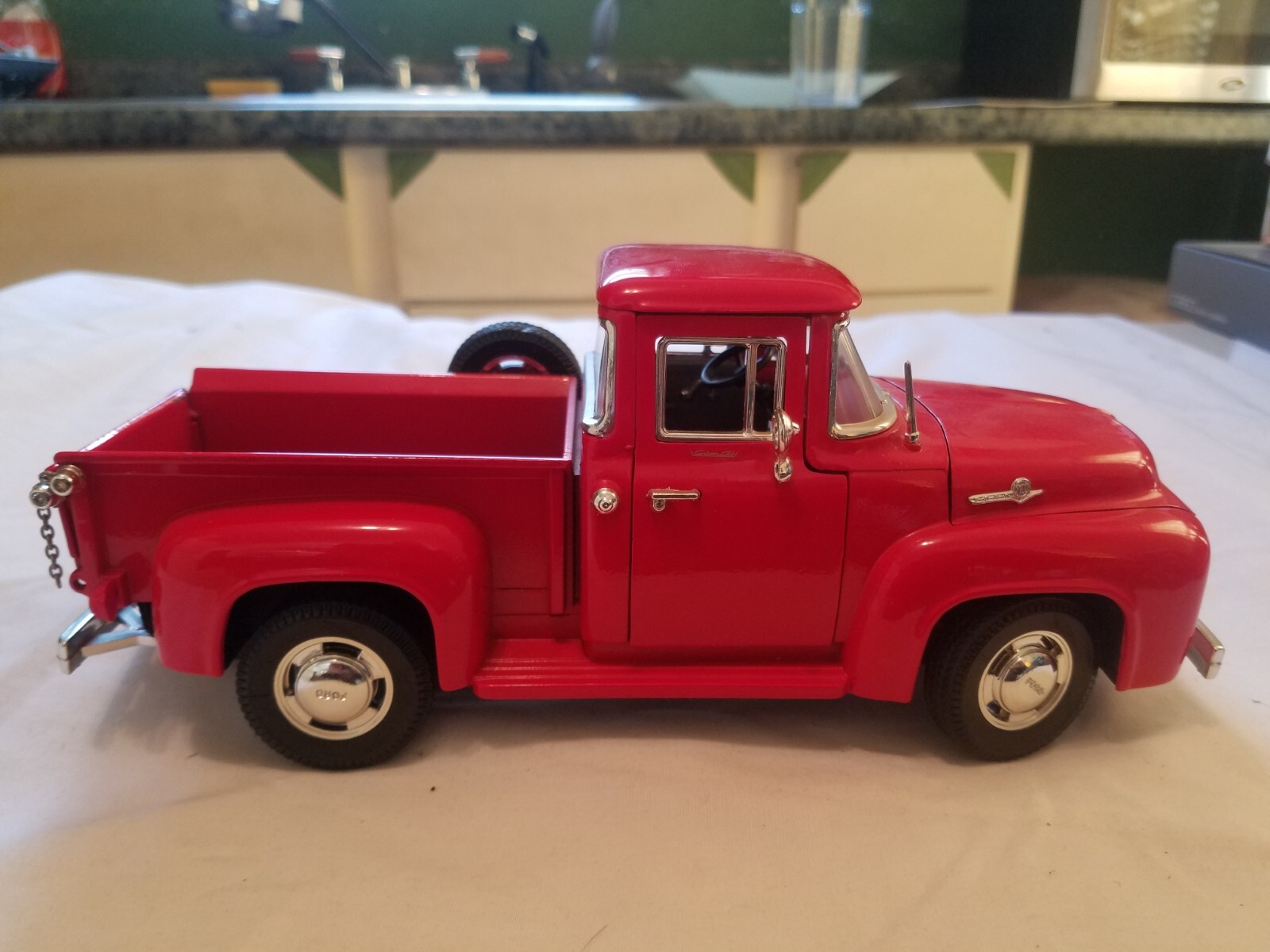 MIRA 1/18 Scale Red 1956 Ford F100 PickUp Pickup Truck DieCast Car eBay