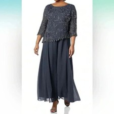 J Kara Women's Size 8 Scoop Neck Line with 3/4 Sleeve Beaded formal Dress