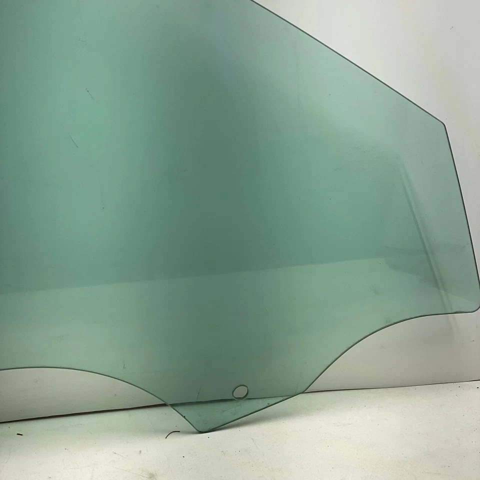 Chevrolet Malibu 2014 puerta delantera derecha ventana vidrio OEM 23151655 Foto 3 de 4