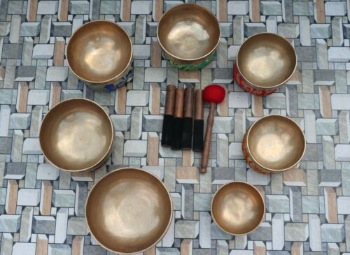 6 to 11 inch Dim singing bowl set, Handmade in Nepal, music therapy, meditation - Picture 2 of 8
